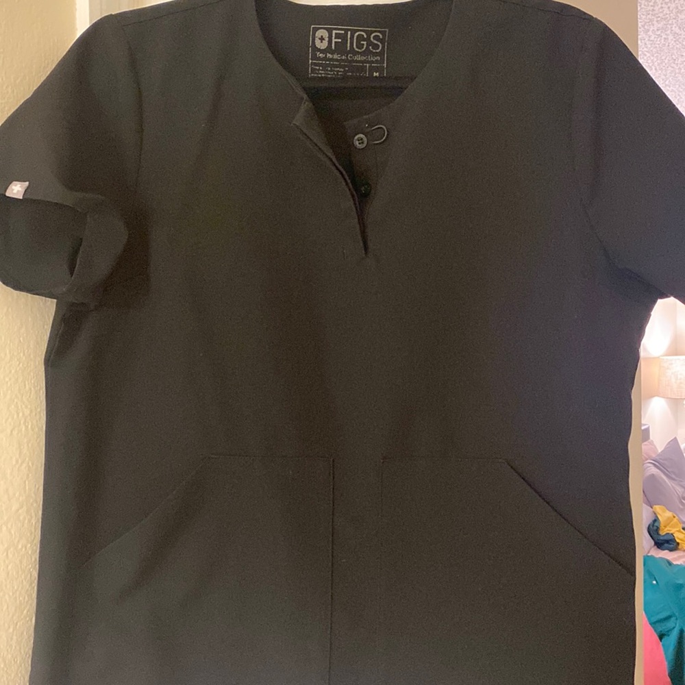 Figs scrub top